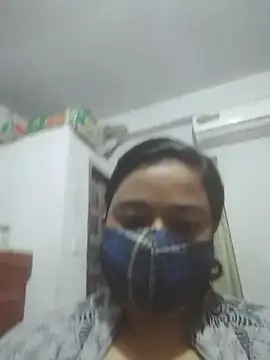 Snapshot of momo_loves chatting on February 2026 05:53:01 PM momo loves online show from February 2026 05:53:01 PM