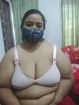 Snapshot of momo_loves chatting on February 2026 05:59:02 AM momo loves online show from February 2026 05:59:02 AM