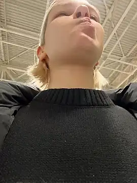 Snapshot of AshleyMur chatting on January 2026 04:05:02 AM AshleyMur online show from January 2026 04:05:02 AM