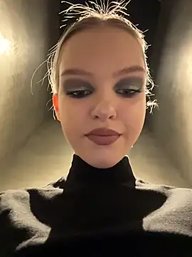 Snapshot of AshleyMur chatting on February 2026 06:08:02 AM AshleyMur online show from February 2026 06:08:02 AM