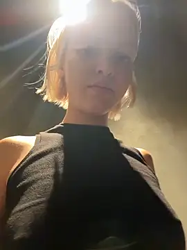 Snapshot of AshleyMur chatting on February 2026 04:06:02 AM AshleyMur online show from February 2026 04:06:02 AM