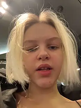 Snapshot of AshleyMur chatting on February 2026 04:27:02 AM AshleyMur online show from February 2026 04:27:02 AM