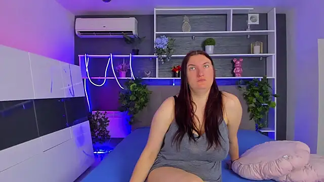 StephieRousee online show from May 2026 05:45:02 AM