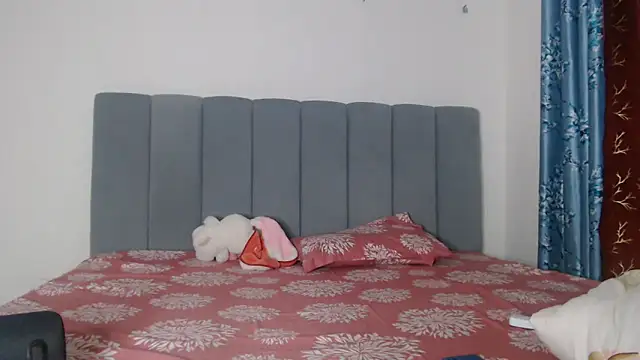 Snapshot of Hottie_heer chatting on May 2026 05:21:02 PM Hottie heer online show from May 2026 05:21:02 PM