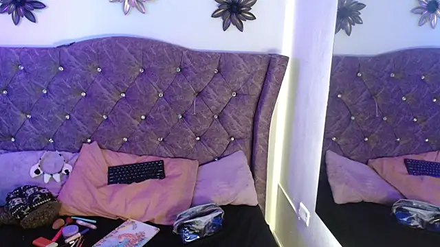 Snapshot of Neko_ne69 chatting on April 2026 12:53:02 PM Neko ne69 online show from April 2026 12:53:02 PM