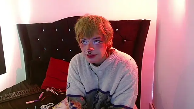 Snapshot of Neko_ne69 chatting on April 2026 01:05:01 PM Neko ne69 online show from April 2026 01:05:01 PM