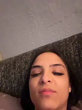 Evelin199 online show from April 2026 12:53:01 AM