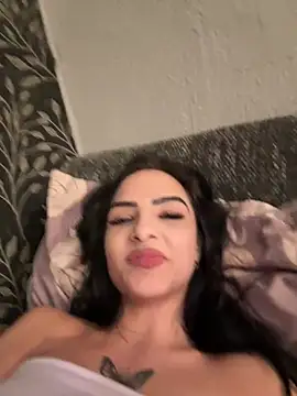 Evelin199 online show from April 2026 06:31:02 PM