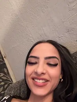 Evelin199 online show from April 2026 03:01:01 PM