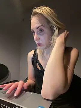 ElenaWhitmore online show from June 2026 11:03:01 PM