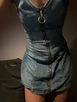 ElenaWhitmore online show from June 2026 09:13:01 PM