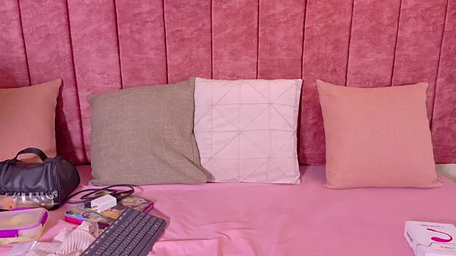 Mayleeth online show from February 2026 12:26:01 PM