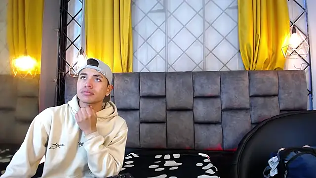 Snapshot of Maik_Russo chatting on February 2026 11:16:01 AM Maik Russo online show from February 2026 11:16:01 AM