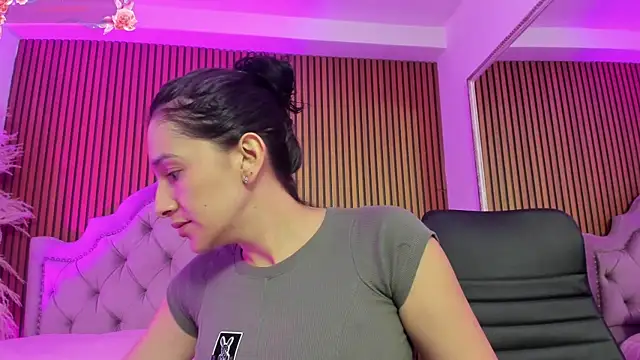 Violett hott  online show from March 2026 12:27:02 PM