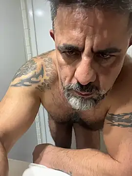 Snapshot of wolfbucker chatting on January 2026 07:45:02 AM wolfbucker online show from January 2026 07:45:02 AM