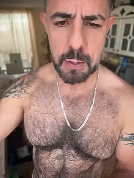 wolfbucker online show from May 2026 04:35:01 PM
