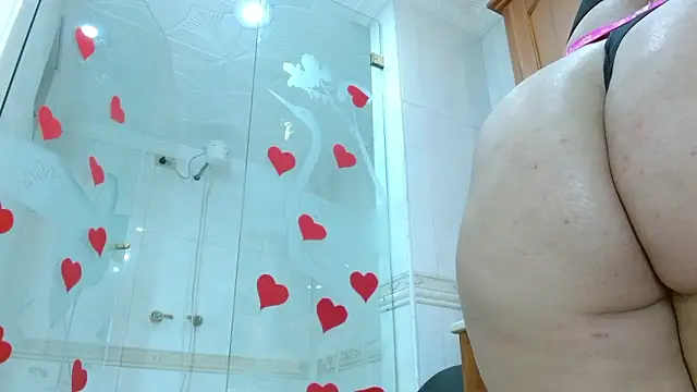 Snapshot of Collins_luna chatting on February 2026 04:04:01 PM Collins luna online show from February 2026 04:04:01 PM