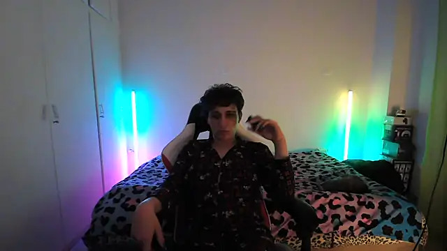 HoneyValentine online show from May 2026 07:41:02 PM