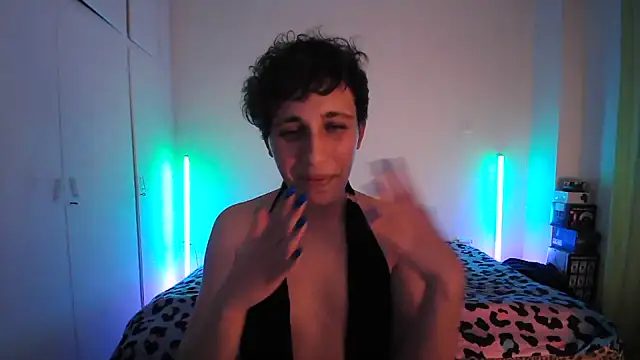 HoneyValentine online show from May 2026 06:45:02 PM