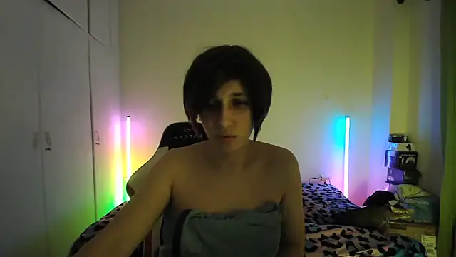 HoneyValentine online show from May 2026 07:00:02 PM