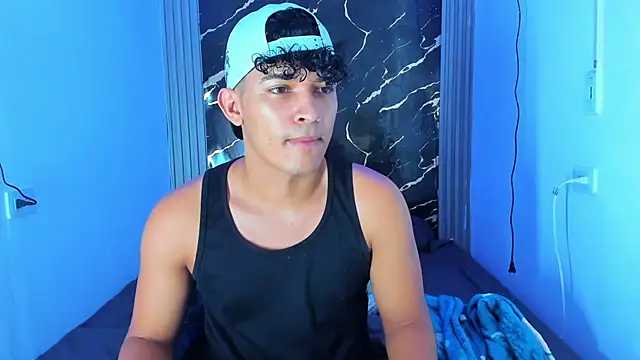 Snapshot of jamescurly00 chatting on February 2026 07:23:01 AM jamescurly00 online show from February 2026 07:23:01 AM