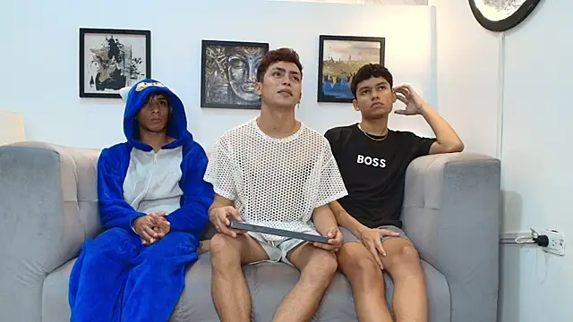 Snapshot of AVENGER_BOYS2026 chatting on January 2026 01:44:01 AM AVENGER BOYS2026 online show from January 2026 01:44:01 AM