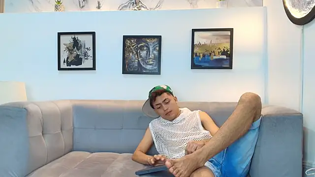 Snapshot of AVENGER_BOYS2026 chatting on January 2026 01:33:01 AM AVENGER BOYS2026 online show from January 2026 01:33:01 AM