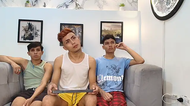 Snapshot of AVENGER_BOYS2026 chatting on February 2026 01:21:01 AM AVENGER BOYS2026 online show from February 2026 01:21:01 AM