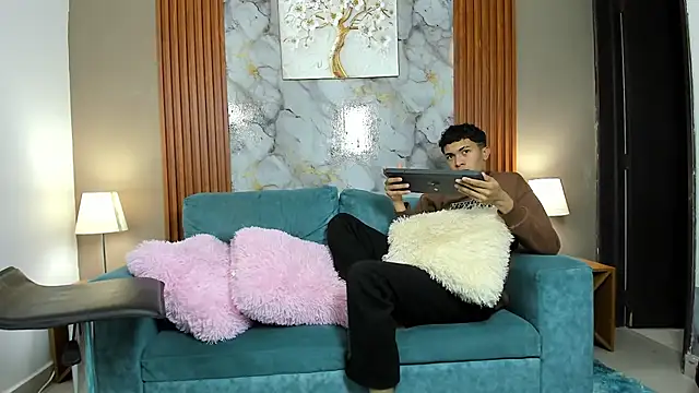 Snapshot of AVENGER_BOYS2026 chatting on February 2026 01:31:02 PM AVENGER BOYS2026 online show from February 2026 01:31:02 PM