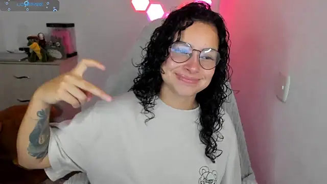 emillyaqua online show from January 2026 09:07:02 PM