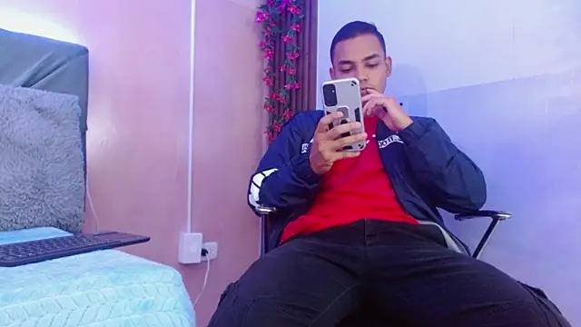 Snapshot of studentdeivy_ chatting on February 2026 10:32:01 AM studentdeivy online show from February 2026 10:32:01 AM