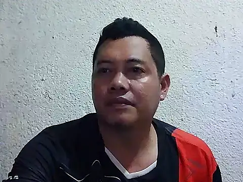 Snapshot of UrAsianGuy90 chatting on January 2026 04:05:01 AM UrAsianGuy90 online show from January 2026 04:05:01 AM