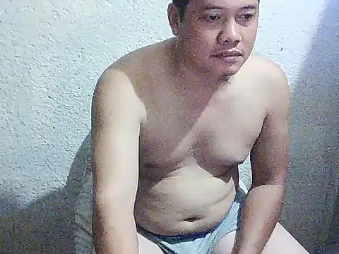 Snapshot of UrAsianGuy90 chatting on January 2026 12:32:02 PM UrAsianGuy90 online show from January 2026 12:32:02 PM