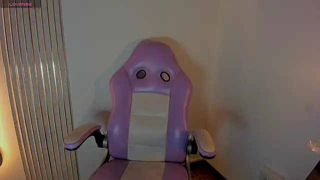 Snapshot of Iamcami_ chatting on February 2026 07:10:01 PM Iamcami online show from February 2026 07:10:01 PM