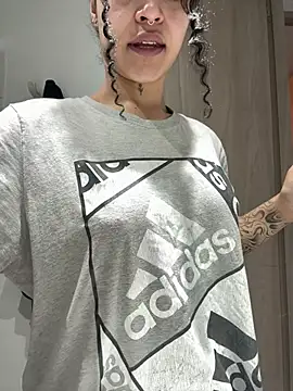 crystal dlun online show from March 2026 02:42:01 PM