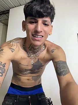 Snapshot of Sam_33_sexy_27 chatting on February 2026 08:51:01 AM Sam 33 sexy 27 online show from February 2026 08:51:01 AM