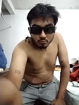 Snapshot of Huevosdtoro chatting on January 2026 06:39:02 AM Huevosdtoro online show from January 2026 06:39:02 AM