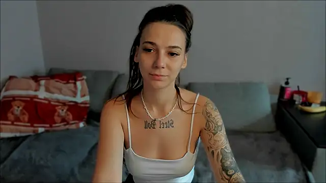 Snapshot of AnnaMized chatting on February 2026 07:32:02 AM AnnaMized online show from February 2026 07:32:02 AM