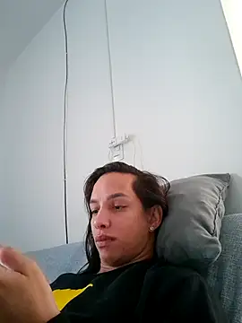 ofjuliaa online show from May 2026 08:14:02 PM