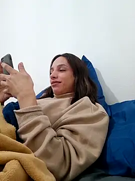 ofjuliaa online show from May 2026 05:04:01 AM