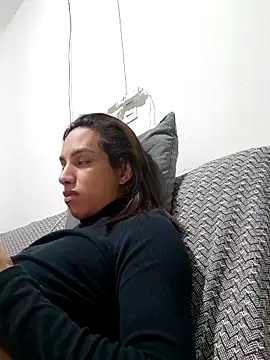ofjuliaa online show from May 2026 09:53:01 PM