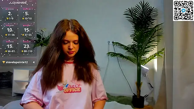 Snapshot of desiree_doll chatting on January 2026 01:11:02 AM desiree doll online show from January 2026 01:11:02 AM