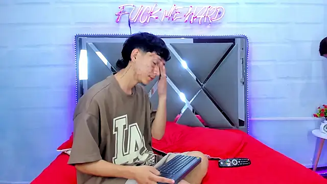 Snapshot of BunnyLove_ chatting on February 2026 12:10:01 AM BunnyLove online show from February 2026 12:10:01 AM