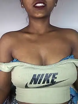 Snapshot of Royal-girl78 chatting on January 2026 04:11:01 PM Royal-girl78 online show from January 2026 04:11:01 PM