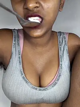 Snapshot of Royal-girl78 chatting on February 2026 03:41:02 PM Royal-girl78 online show from February 2026 03:41:02 PM