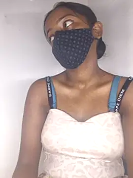 Snapshot of Royal-girl78 chatting on February 2026 04:02:01 PM Royal-girl78 online show from February 2026 04:02:01 PM