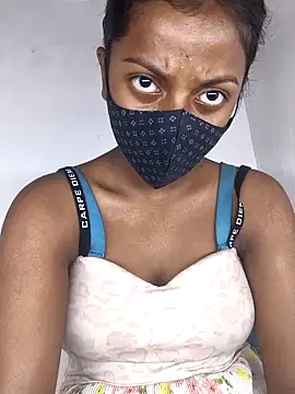 Snapshot of Royal-girl78 chatting on February 2026 03:52:02 PM Royal-girl78 online show from February 2026 03:52:02 PM