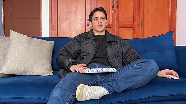 Snapshot of Enzho_liam chatting on February 2026 03:38:01 PM Enzho liam online show from February 2026 03:38:01 PM