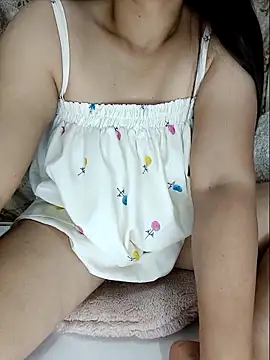 linhha23 online show from April 2026 03:27:02 PM