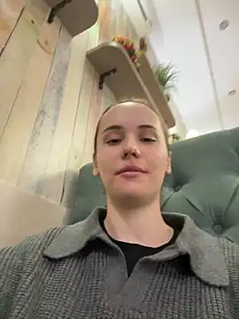 Snapshot of peachshadee chatting on February 2026 04:05:02 PM peachshadee online show from February 2026 04:05:02 PM